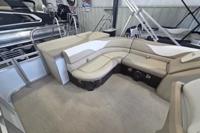 2026 Avalon Platinum LSZ 2385 Cruise 3