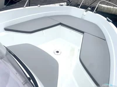Jeanneau Cap Camarat 5.5 CC 4