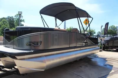 2025 Tahoe Pontoon LTZ Versatile Rear Lounger 2