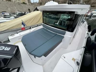 Axopar 28 Cabin 5
