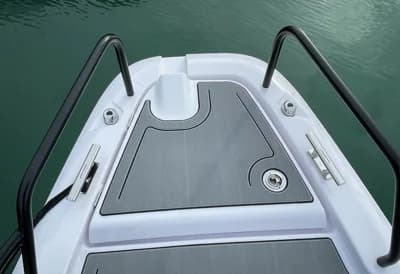2022 Axopar 25 Cross Bow 4