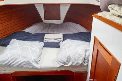 1980 Grand Banks 42 Europa 4