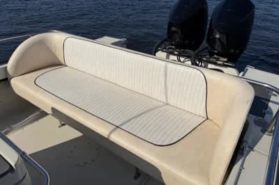 1991 Boston Whaler 25 Outrage 5
