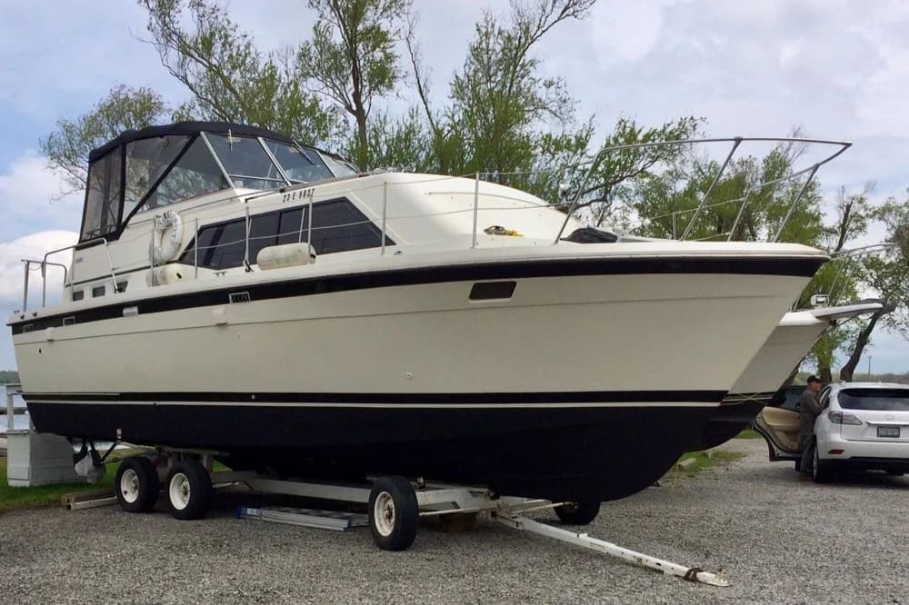 Trojan 36 Tri Cabin