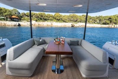 2025 Azimut Magellano 66 3