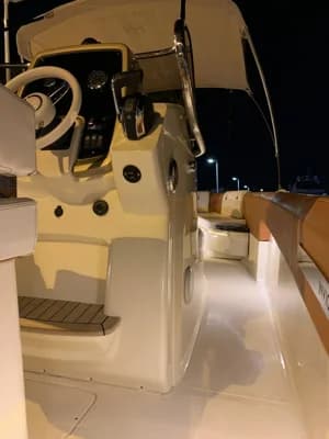 2017 Invictus 270 FX 4
