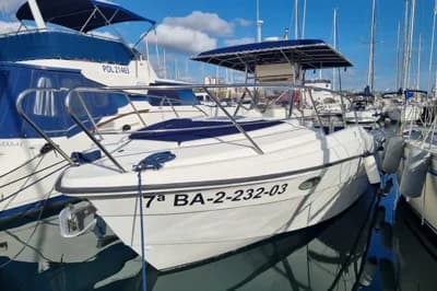 2003 Quer 32 Fish Cuddy 2