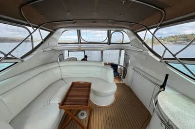 Carver 466 Motor Yacht 2