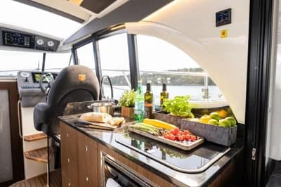 2026 Marex 330 Scandinavia 3