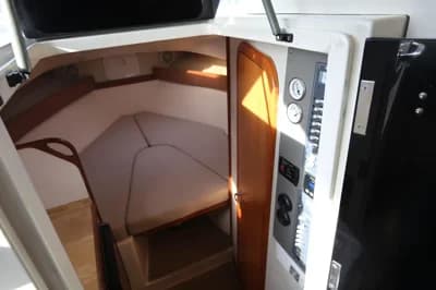 1997 Custom Lambro boats Bluewater 27 5