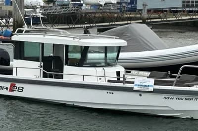 Axopar 28 Cabin 2