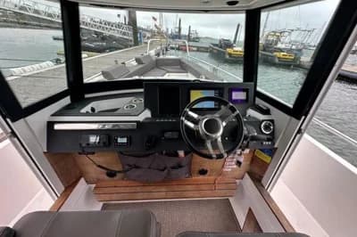 Axopar 28 Cabin 5