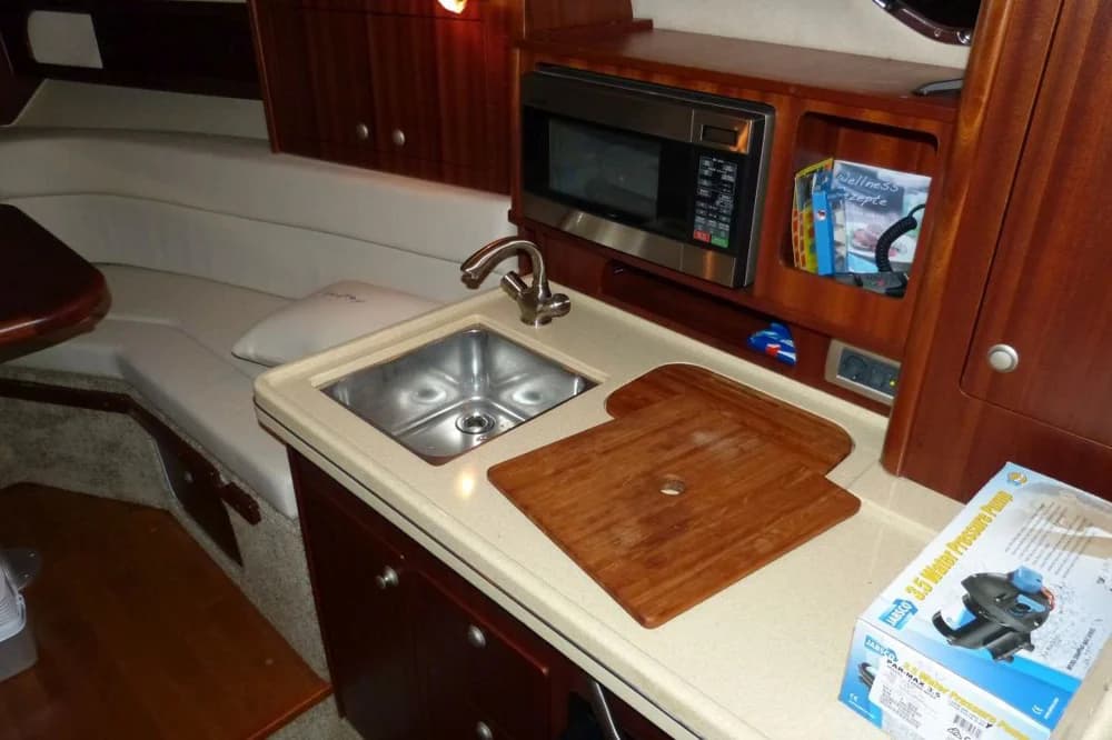 2013 Sea Ray 305 Sundancer