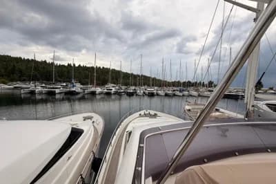 2008 Ferretti Yachts 830 2