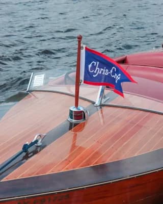 Chris-Craft Deluxe Runabout 3