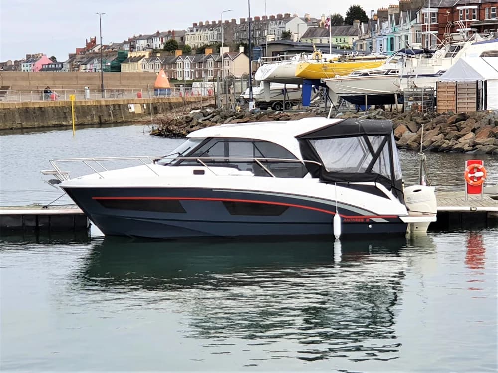 2019 Beneteau Antares 9 OB