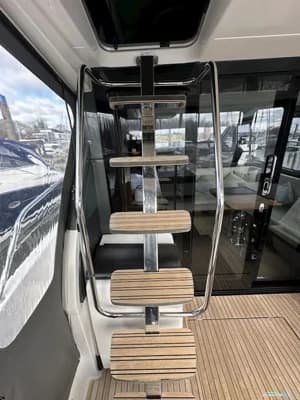 Bavaria R40 Fly 3