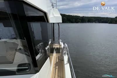 Cobra Yachts Maestro 42 3