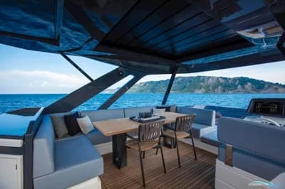 Ferretti Yachts 720 3