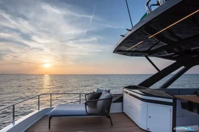 Ferretti Yachts 720 5