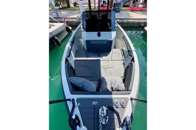 2025 Veloce Yachts V750 3