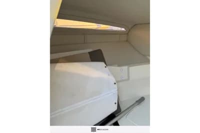 2023 Bayliner VR5 Cuddy 3