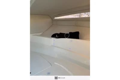 2023 Bayliner VR5 Cuddy 4