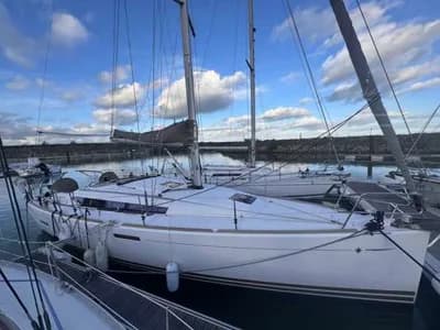 JEANNEAU SUN ODYSSEY 379 LIFTING KEEL 2
