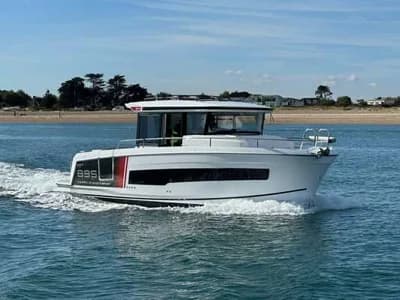 JEANNEAU MERRY FISHER 895 SPORT SÉRIE 2 2