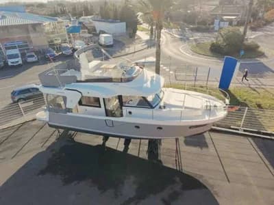 BENETEAU SWIFT TRAWLER 41 FLY 2