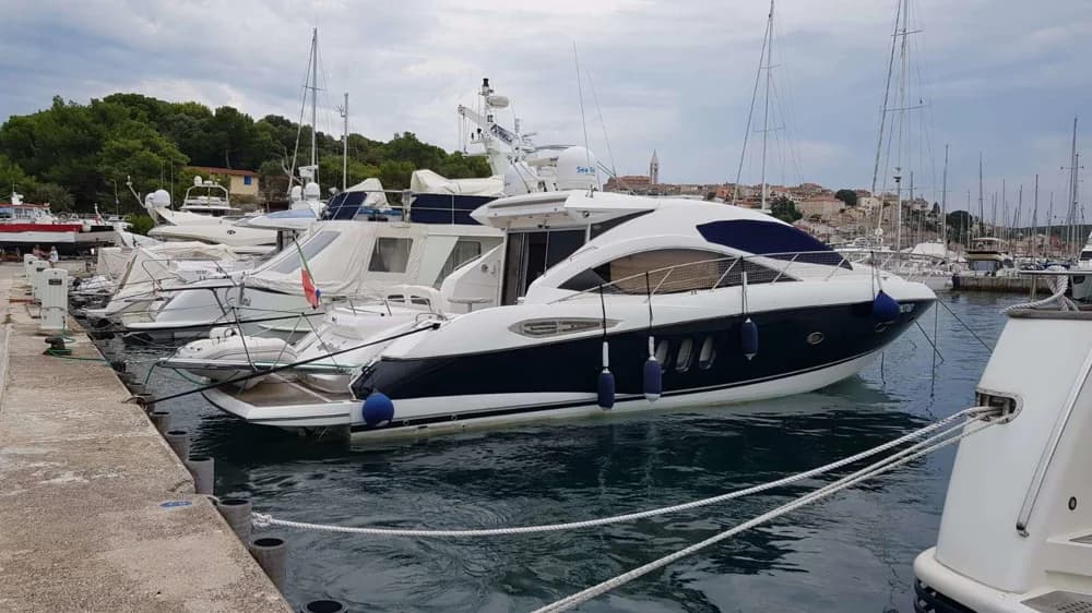 SUNSEEKER PREDATOR 52