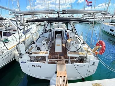 Bénéteau Oceanis 35 3