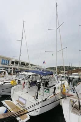 Bénéteau Oceanis 35 4