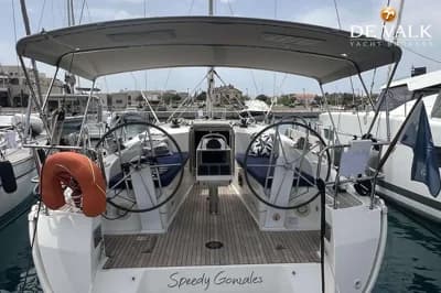 Bavaria Cruiser 37 4