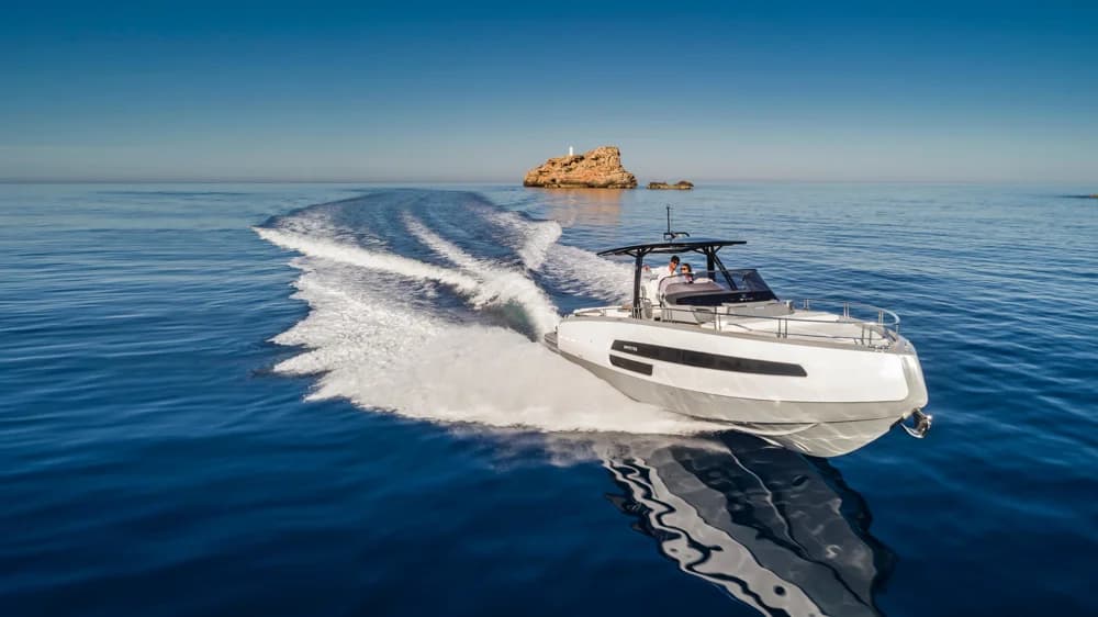 Invictus GT 370