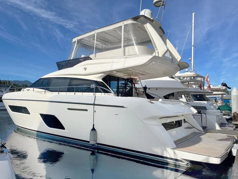 Ferretti Yachts 550