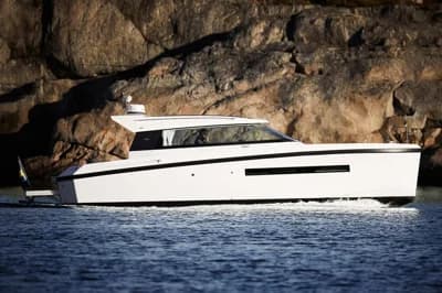 Delta Powerboats 33 Coupe 2