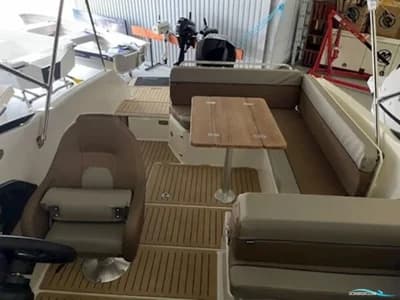 Quicksilver 755 Cruiser Med F175 Mercury V6 3