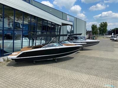 Four Winns H2 2