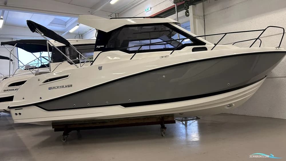 Quicksilver 705 Weekend