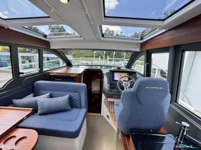 Nimbus 305 Coupe 2