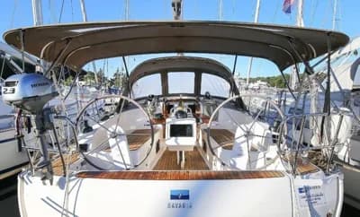 Bavaria 37 Cruiser NEW Engine 4