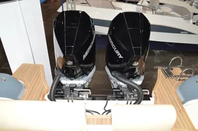 Prince 30 Dinette mit 2 x Mercury F250 V6 Gebraucht 4