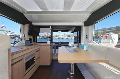 Sealine C390 5
