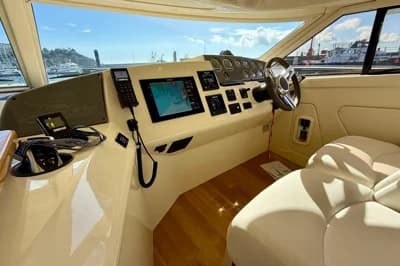 2009 Sealine F42/5 5