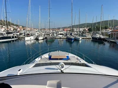 2019 Sunseeker 74 Sport Yacht 3