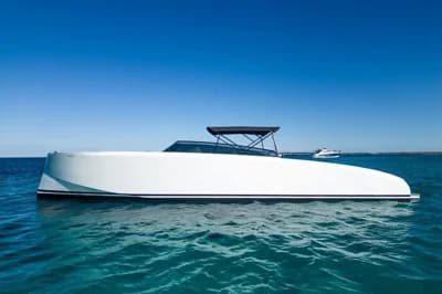 2014 Vanquish Yachts VQ43 2