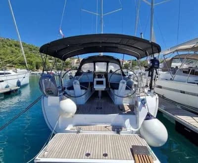Bavaria Cruiser 37 4