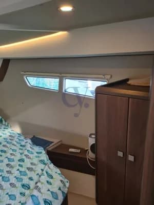 2018 Sealine C330 3