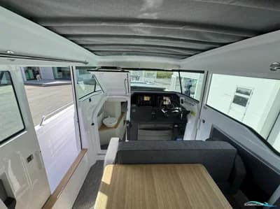 Axopar 37 XC Cross Cabin 2